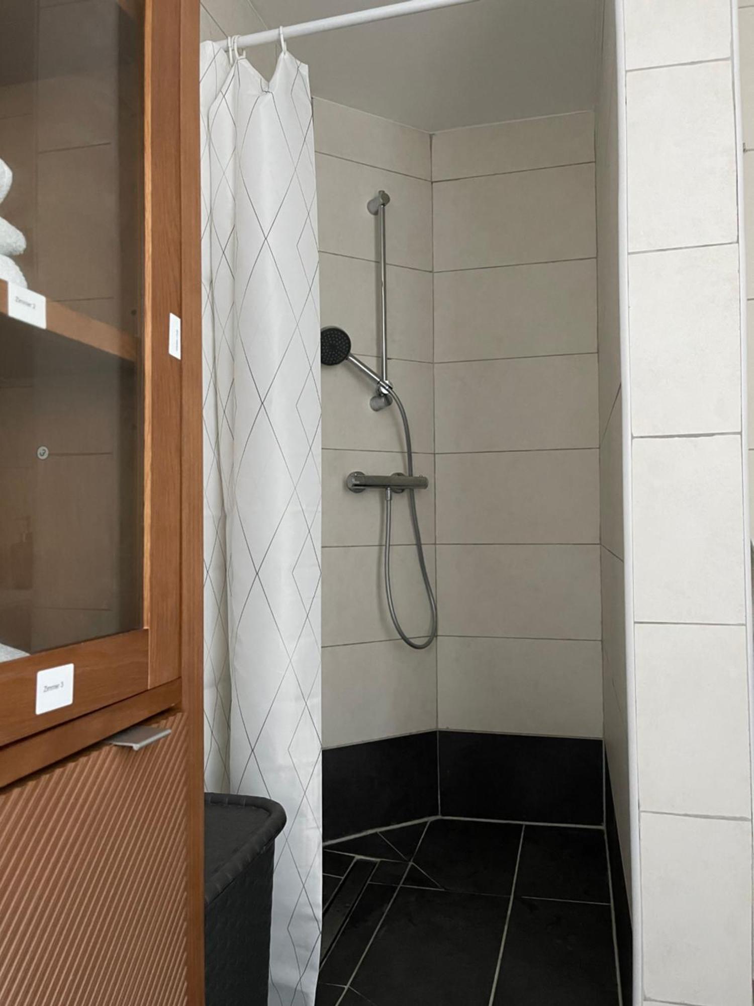 Luxurioeses Zimmer 10Min Zum Universitaet 카셀 외부 사진