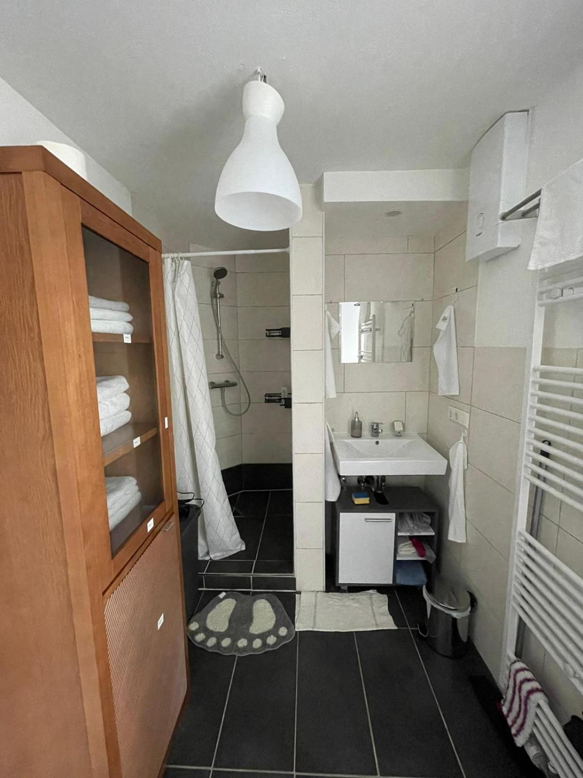 Luxurioeses Zimmer 10Min Zum Universitaet 카셀 외부 사진