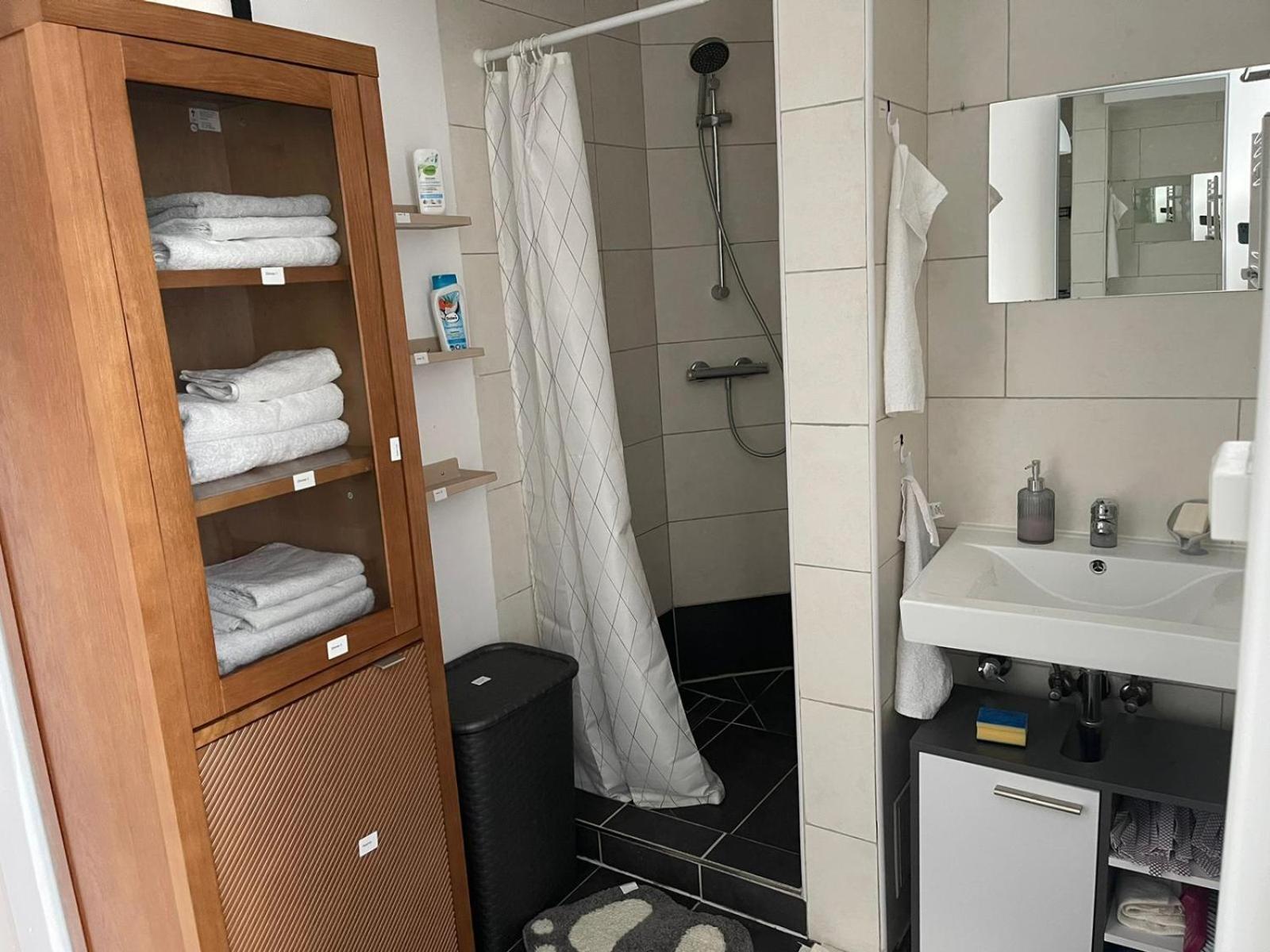 Luxurioeses Zimmer 10Min Zum Universitaet 카셀 외부 사진