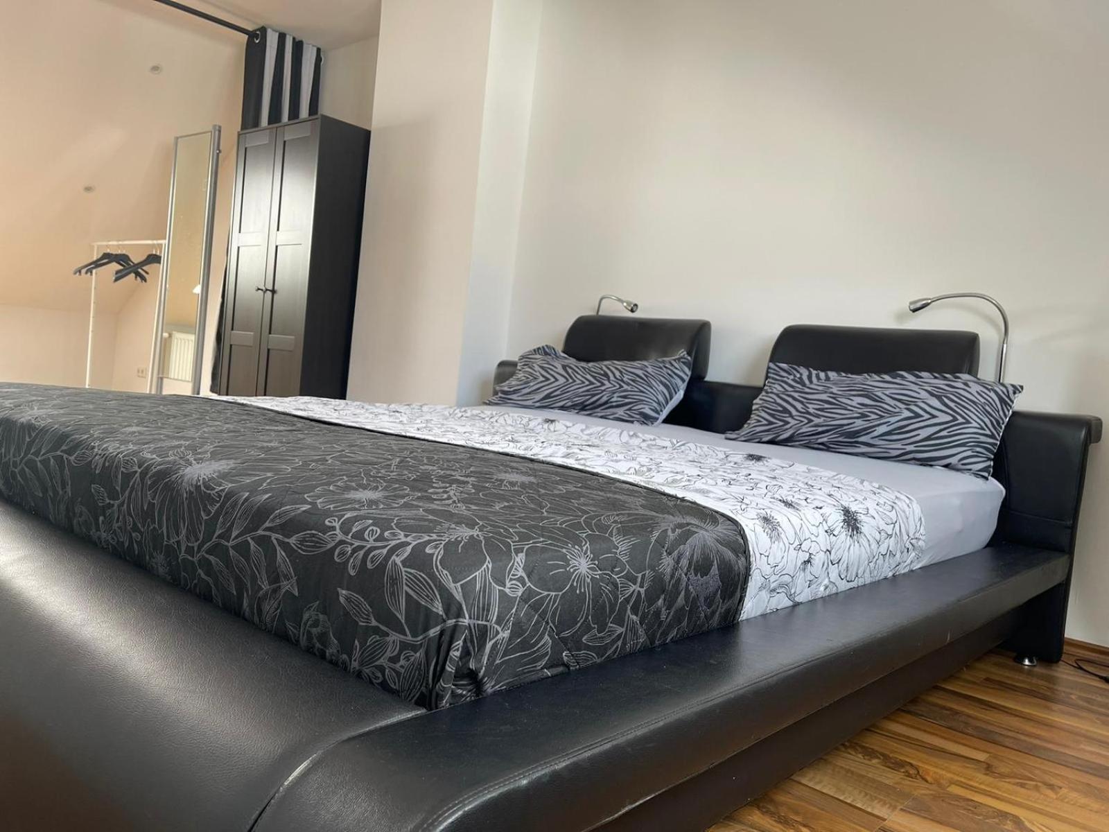 Luxurioeses Zimmer 10Min Zum Universitaet 카셀 외부 사진