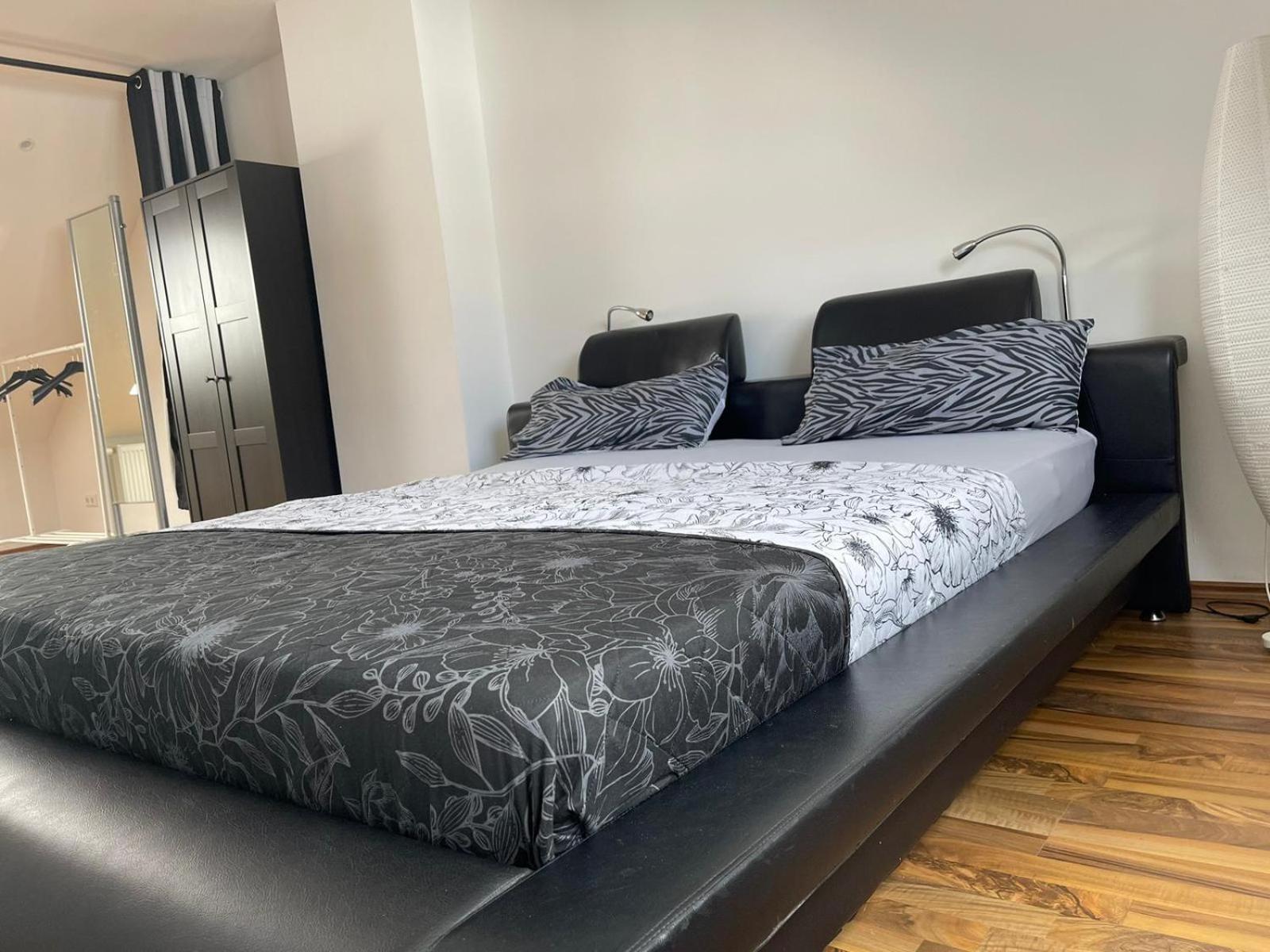 Luxurioeses Zimmer 10Min Zum Universitaet 카셀 외부 사진